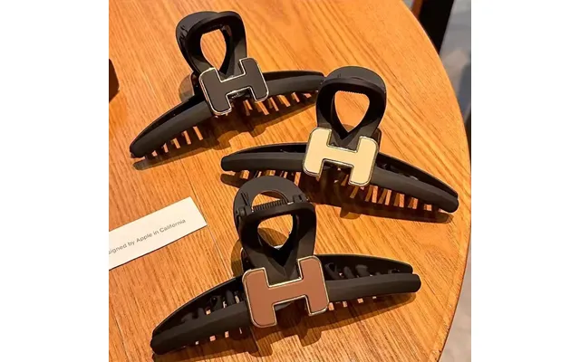 South Korean Advanced Grip Women's 2023 New Headwear Large Hairpin Back Spoon Pan Hair Shark Clip