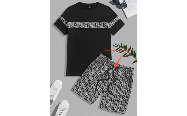 Trendiges Herren-sommer-set Aus T-shirt Und Shorts - Kurzarm